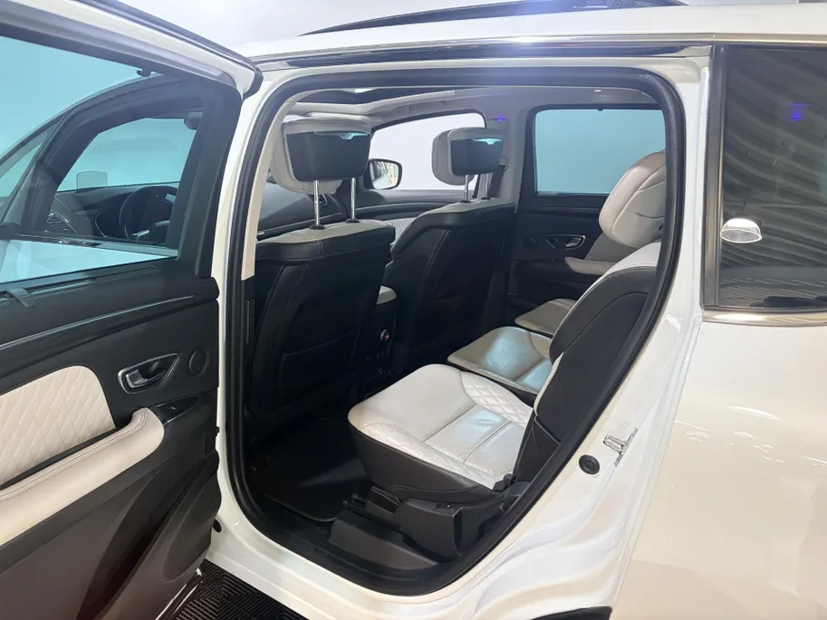 Renault Espace 225PK TCe Initiale Paris 7p. Automaat | 7 Zitplaatsen | Stoelverwarming | Schuif/Kantel Dak | Stoelverkoeling | Semi Elektrische Wegklapbare Trekhaak | Climate Control | Apple CarPlay/Android Auto | Head Up Display | Wit Leder | Camera | Parkeersensoren |
