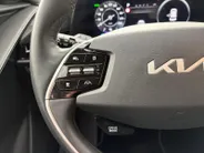 Kia Niro EV DynamicLine 64.8 kWh |*1E EIGENAAR | TREKHAAK | *LAGE KM- STAND | VOLLEDIG DEALER ONDERH. | APPLE CARPLAY/ ANDROID AUTO | CAMERA | NAVI | ADAPT. CRUISE | NETTE AUTO |