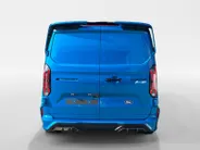 Ford E-Transit Custom 320 L2H1 MS/RT 71 kWh Dubbele Cabine 286 pk | NIEUW TE BESTELLEN | MS/RT Sports Pack | 19' LM velgen | Achterspoiler | Lederen bekleding - Financial Lease - 0,99% rente