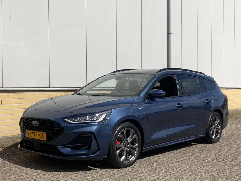 Ford Focus 1.0 EcoBoost Hybrid 155pk Automaat ST Line X Wagon Navigatie - Apple Carplay/ Android Auto - Winter Pack - Driver Assistance Pack