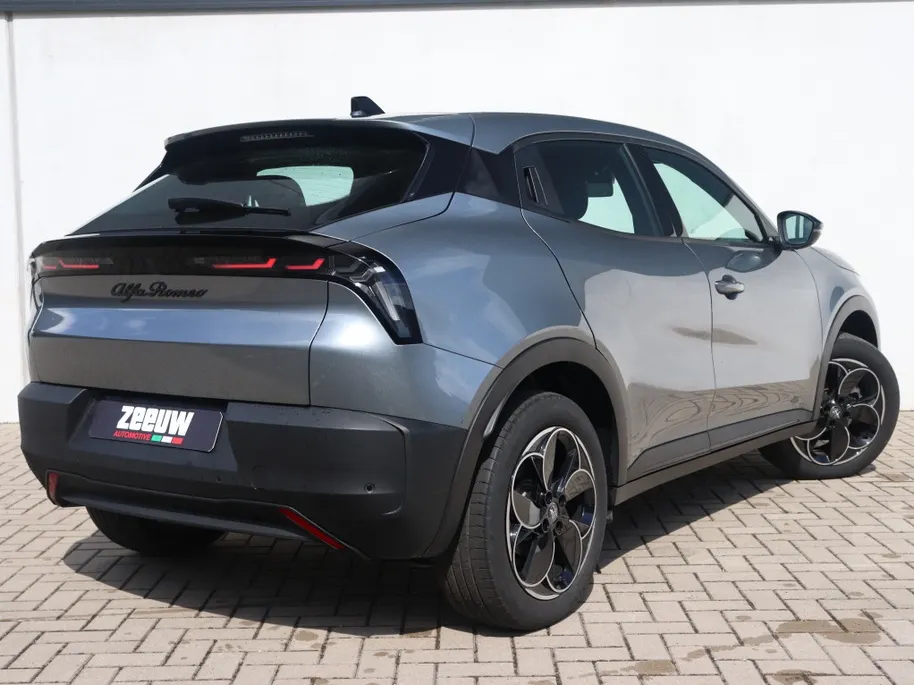Alfa Romeo Junior Elettrica 54 kWh | Carplay | Clima | Cruise | LED | 18'