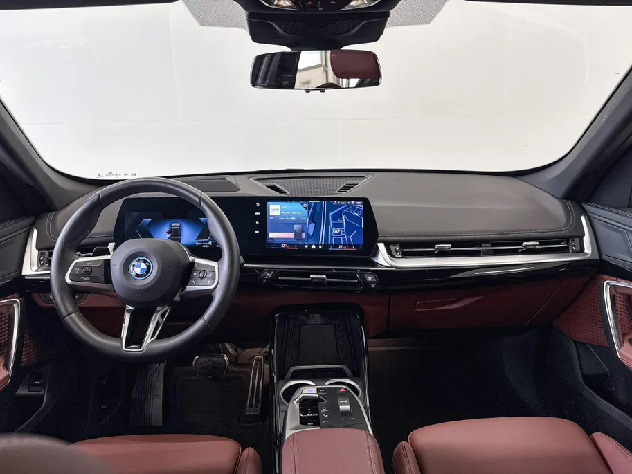 BMW iX1 xDrive30 67 kWh