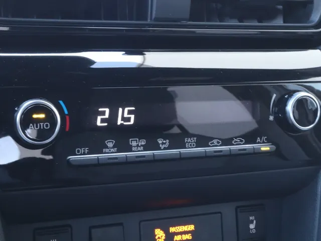 Toyota Yaris Cross 1.5 Hybrid 115 Dynamic Parkeersensoren | Stuur en stoelverwarming