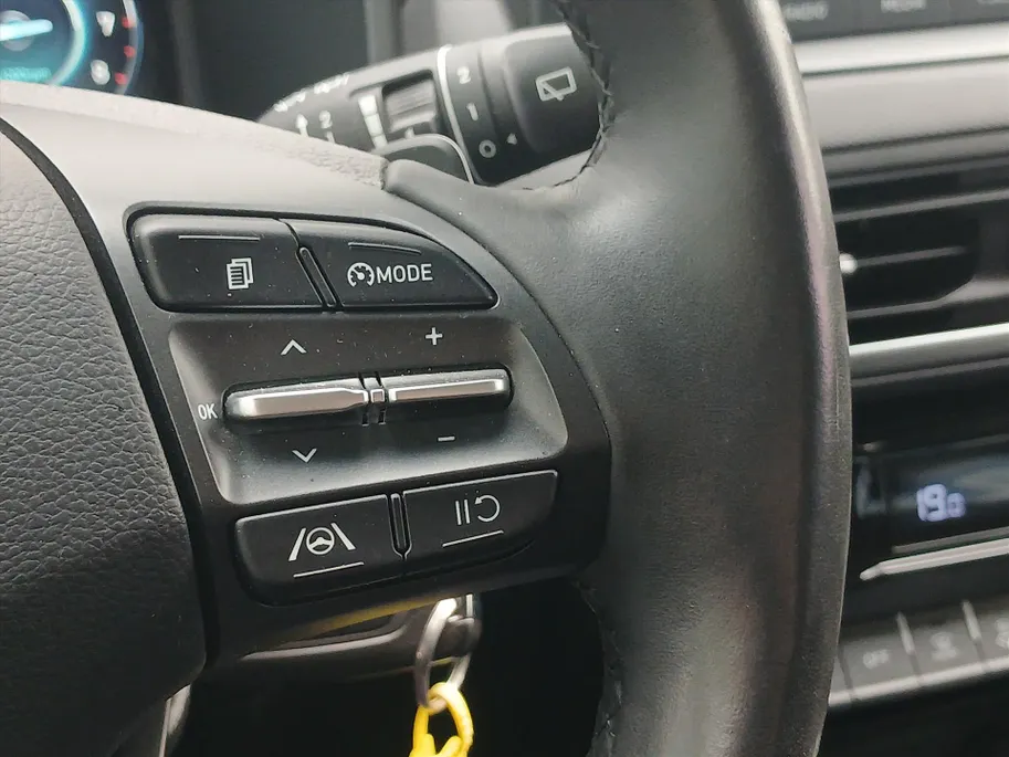 Hyundai Kona Automaat Comfort+ / Navigatie via Carplay / Stoel en stuurverwarming! /