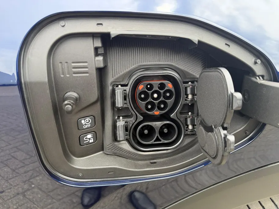 Nissan Leaf Evolve 52 kWh | NISSAN MORE 10 JAAR GARANTIE | 451 KM WLTP | 2500 EURO INRUILPREMIE + 2500 KORTING  | SNEL RIJDEN | BOSE | RONDOM CAMERA | CARPLAY |
