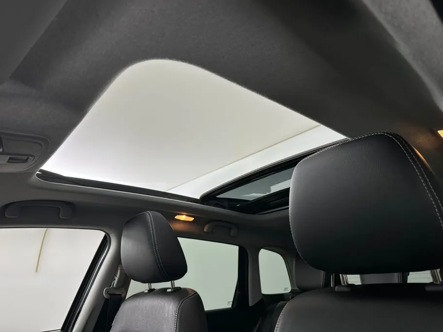 Suzuki Vitara 1.6 High Executive | Panoramadak | Adaptieve Cruise Control | Trekhaak