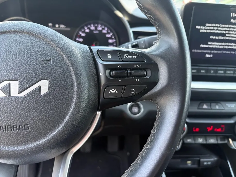 Kia Stonic 1.0 T-GDi MHEV DynamicPlusLine | Cruise Control | Climate Control | Navigatie | Camera | LM Velgen | Parkeersensoren |