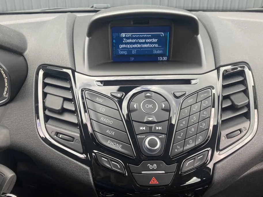 Ford Fiesta 1.0 EcoBoost 100 pk Titanium Navi - voorruitverwarming - cruise control - distributieriem vervangen