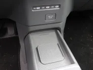 Kia EV2 Plus Advanced 42.2 kWh | Stuur-/stoelverwarming | Schuifdak | Dodehoek detectie | Elek. Stoelverstelling | Camera | 18' LM | LED | HK audio | Cruise adapt. |