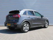 Kia e-Niro ExecutiveLine 64 kWh | Trekhaak | Warmtepomp | Stuur-/stoelverwarming + ventilatie | Leer | Camera | Stoelgeheugen | Dodehoek detectie | LED | 17' LM |