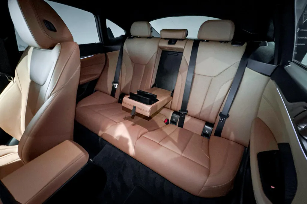 BMW i4 M60 84 kWh