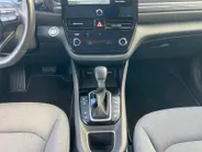 Hyundai IONIQ 1.6 GDi PHEV Premium | 52km elektrisch WLTP | Navigatie | Trekhaak | Climate Control | Apple Carplay & Android Auto | Parkeersensoren rondom | Stoel- en stuurverwarming |