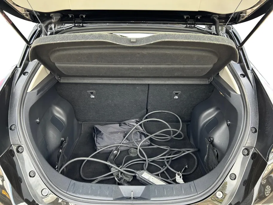 Nissan Leaf N-Connecta 40 kWh | SOH 99% | Stoel- stuurverwarming | 360 camera | Navi | Climate control