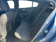 Ford Focus 1.0 EcoBoost Hybrid ST Line Stoel/stuur/voorruitverwarming | Achteruitrijcamera | Apple/Android Carplay | Parkeersensoren |