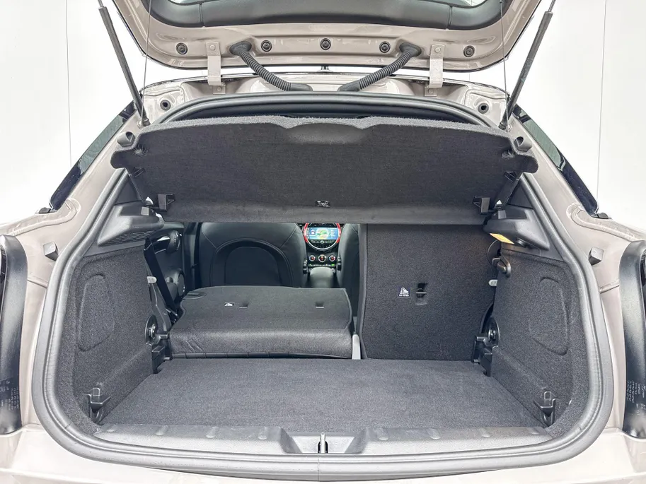 MINI Cooper 5-deurs 1.5 Cooper Camden Plus Edition