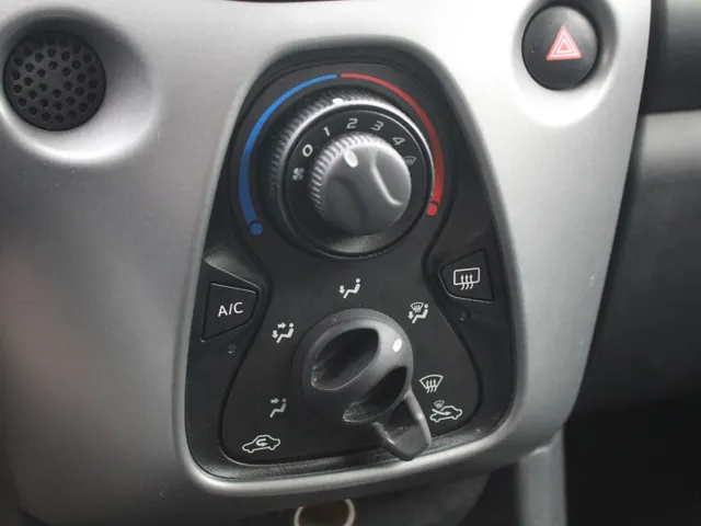 Toyota Aygo 1.0 VVT-i x-cite | Carplay / Android Auto | Camera | All Season