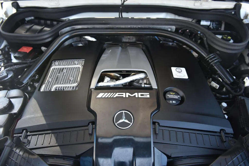 Mercedes-Benz G-Klasse 63 AMG 585pk