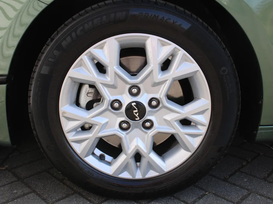 Kia Ceed 1.0 T-GDi DynamicPlusLine | Stuur-/stoelverwarming | Camera | Draadloos laden | LED | Dodehoek detectie | 16' LM |