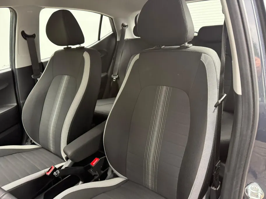 Hyundai i10 1.0i Aut Comfort Smart/ AUTOMAAT / Navigatie + Camera / Cruisecontrol! /