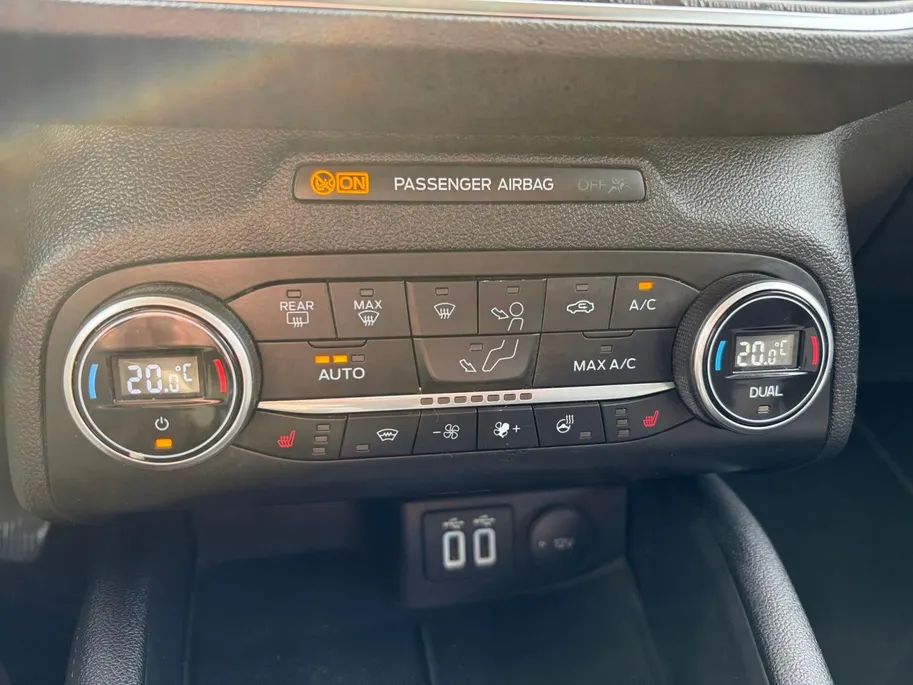 Ford Focus Wagon 1.0 EcoBoost Titanium X Business 125PK | Camera | Winter Pack | El. Achterklep | Climate Control | Privacy Glass | Keyless Entry | LED