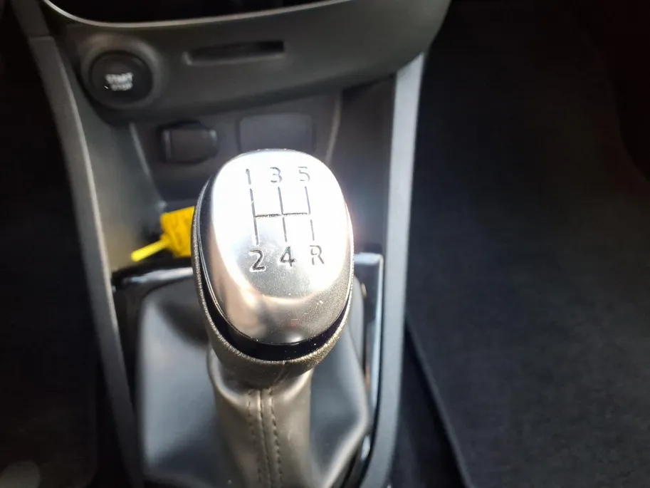 Renault Clio Estate 0.9 TCe Intens Navi , climate , parkeersensor , tel , lm velgen , usb , cruise .