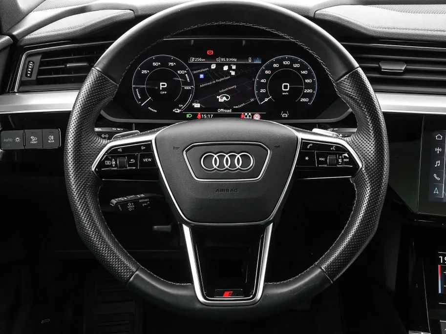 Audi e-tron 55 408pk Quattro S edition 95 kWh · SOH 97% · Panoramadak · Camera · Luchtvering · Elek. Achterklep · 20'' Inch ·