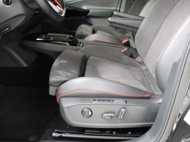 Volkswagen ID.4 GTX 4Motion 77 kWh Panoramadak | Trekhaak | IQ-Light | 21'Velgen | 90% SoH