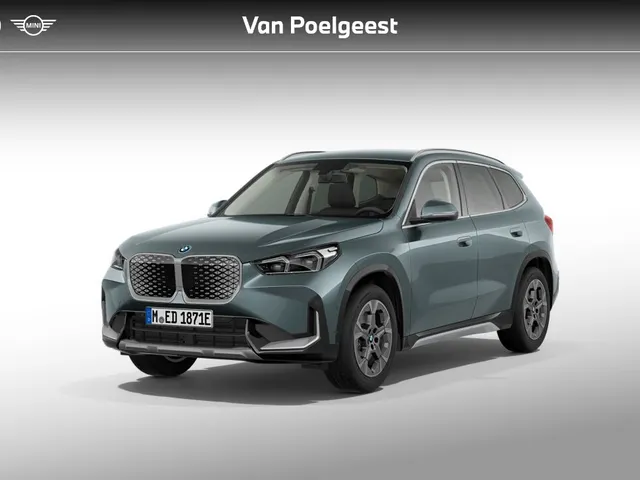BMW iX1