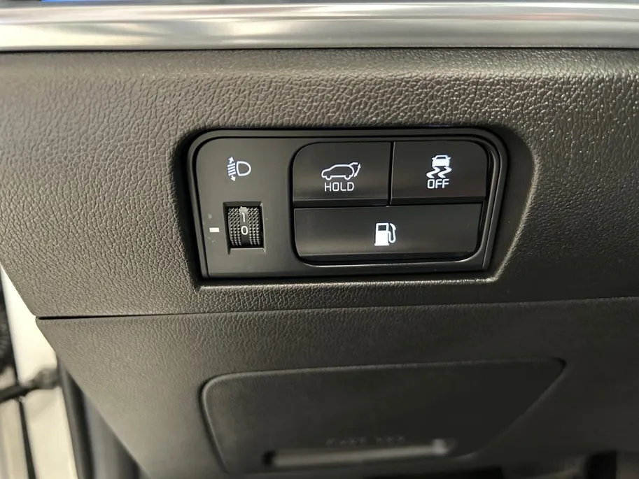 Kia Sorento 1.6 T-GDi Plug-in Hybrid 4WD DynamicPlusLine 7p | Apple Carplay / Android Auto | Navigatiesysteem | Licht + Regensensor | Stoel + Stuurverwarming | Elektrisch Verstelbare Bestuurdersstoel | Elektrisch Bedienbaar Schuif / Kanteldak | Elektrisch bedienbare 