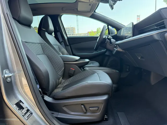 Nissan Leaf 52 kWh Evolve | 445km WLTP | Leder | BOSE | App Connect | Navigatie | 360-Camera | Keyless