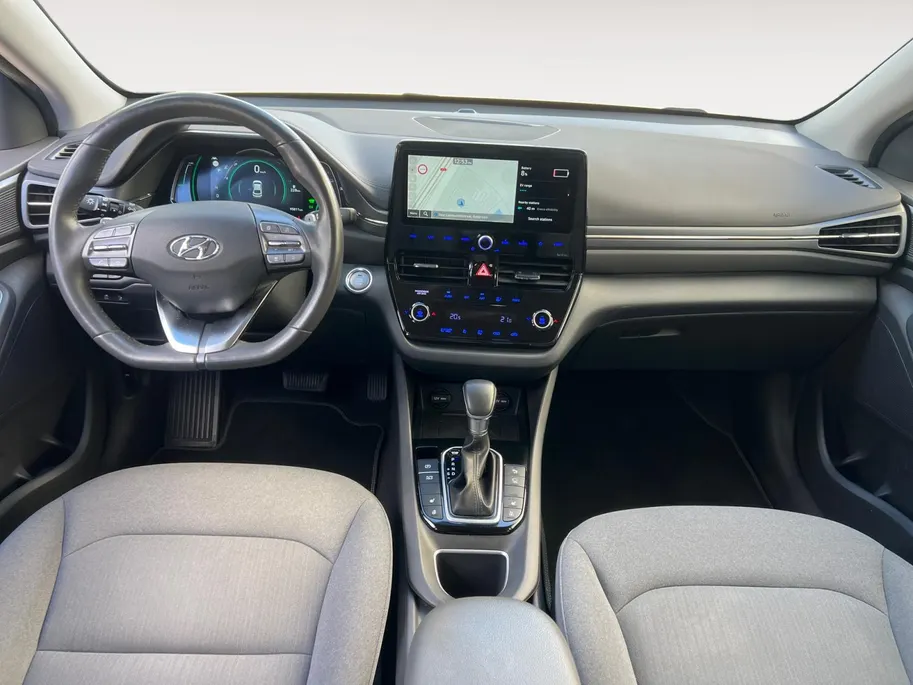 Hyundai IONIQ 1.6 GDi PHEV Premium | 52km elektrisch WLTP | Navigatie | Trekhaak | Climate Control | Apple Carplay & Android Auto | Parkeersensoren rondom | Stoel- en stuurverwarming |