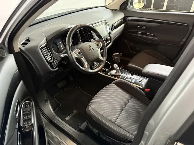 Mitsubishi Outlander 2.4 PHEV Pure+