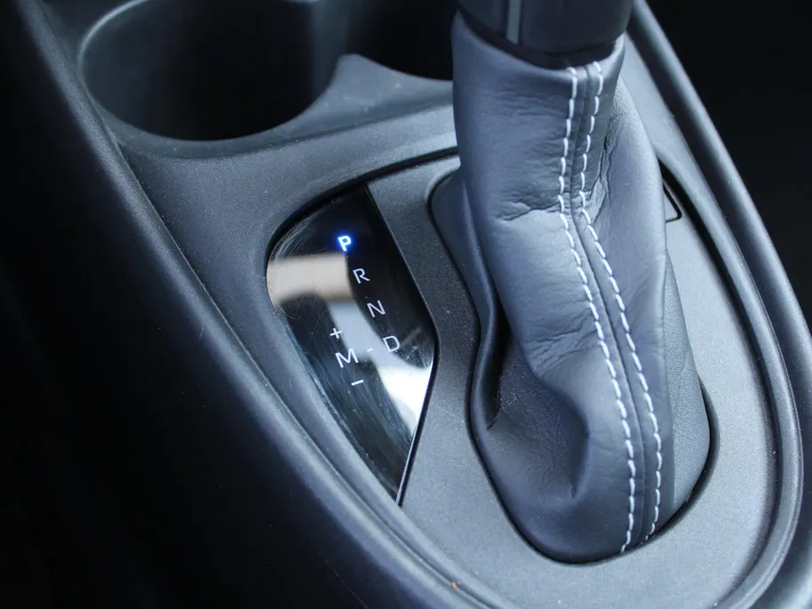 Toyota Aygo X 1.0 VVT-i S-CVT first | Camera | Android Auto/Apple Carplay | Cruise | Clima | Automaat | 17' LM |