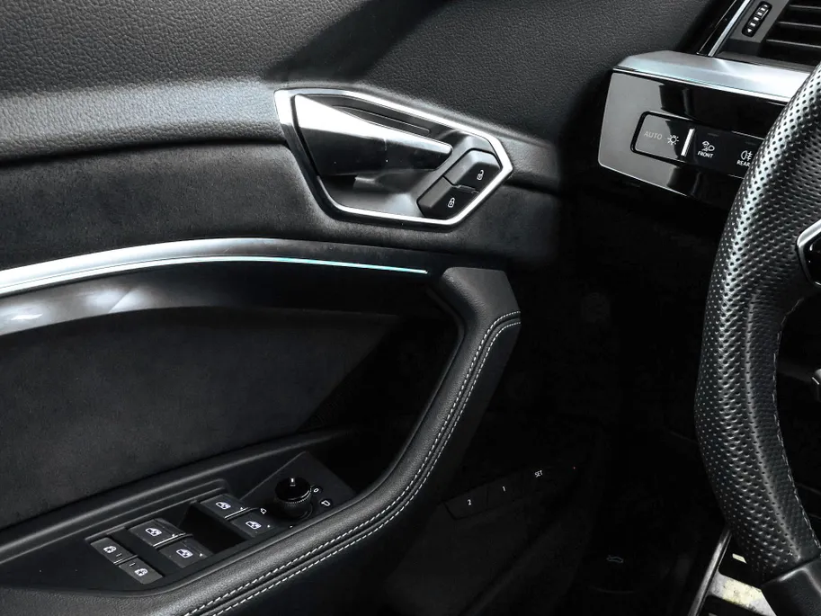 Audi Q8 Sportback e-tron 55 408pk Quattro S Edition 115 kWh · SOH 95,1% · Panoramadak · Luchtvering · Leder · 360 Camera · Elek. Voorstoelen · EXTRA INRUILKORTING ·