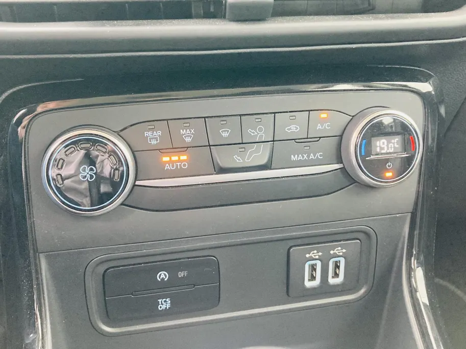 Ford EcoSport 1.0 EcoBoost Titanium Afneembare Trekhaak - Navigatie - Apple Carplay/ Android Auto - B&O Premium Audio
