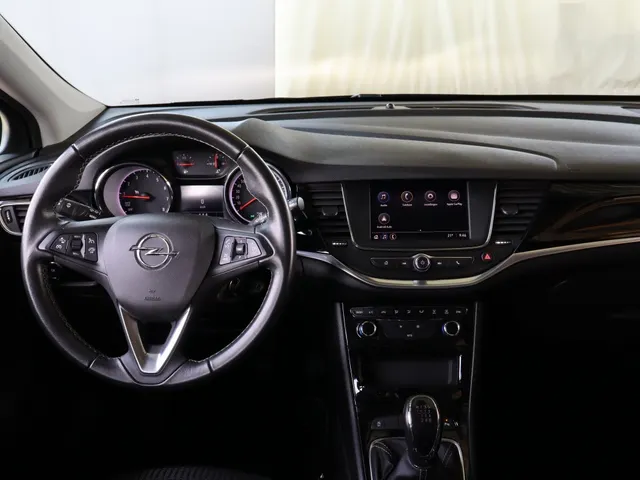 Opel Astra Sports Tourer 1.2 Design & Tech | Camera