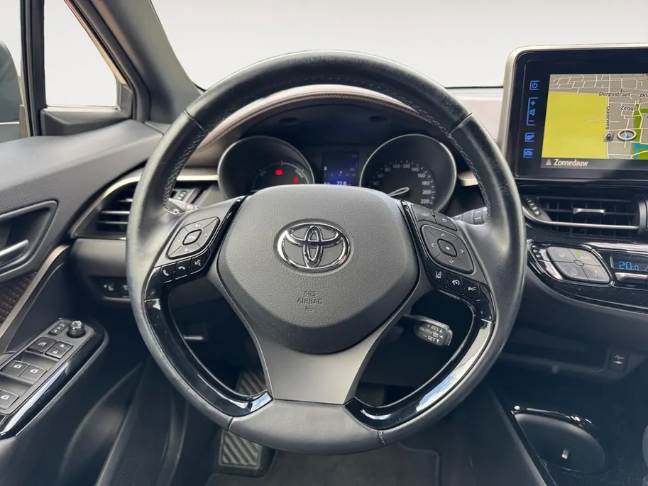 Toyota C-HR 1.8 Hybrid Executive | Climate control | Trekhaak | Keyless | Adaptive cruise control | Navigatie