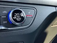Audi Q5 50TFSIe 220KW/299PK S-edition · Panoramadak · Camera + parkeersensoren · Trekhaak ·