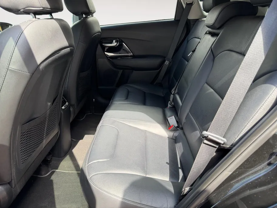 Kia Niro 1.6 GDi Hybrid DynamicPlusLine | Zeer nette auto| Trekhaak | Dealer onderhouden | Lederen bekleding | Navigatie | Apple CarPlay & Android Auto | Stoelverwarming |