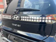 Hyundai Inster Pulse Advanced 42 kWh Direct leverbaar!