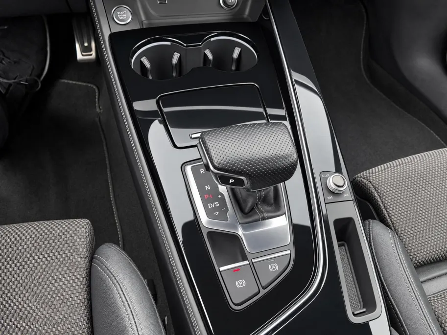 Audi A5 Sportback 35 TFSI 150PK S edition Competition · Camera · Trekhaak · Drive select