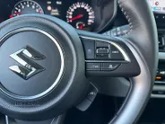 Suzuki Swift 1.2 Style Smart Hybrid | Apple Carplay/Android Auto | Achteruitrij Camera | Adaptive Cruise Control | All-Season | BLISS | LED | LMV 16' | Stoelverwarming |