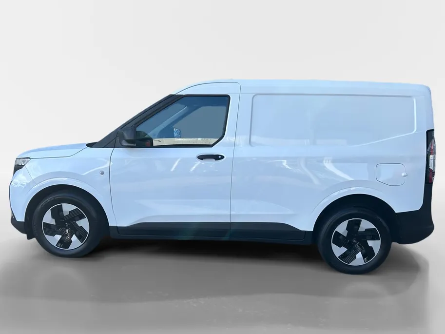 Ford E-Transit Courier Limited 44 kWh |Trehaak| Camera| Apple Carplay/Android Auto| stuurwiel verwarmd| 12 maanden Bovag Garantie|
