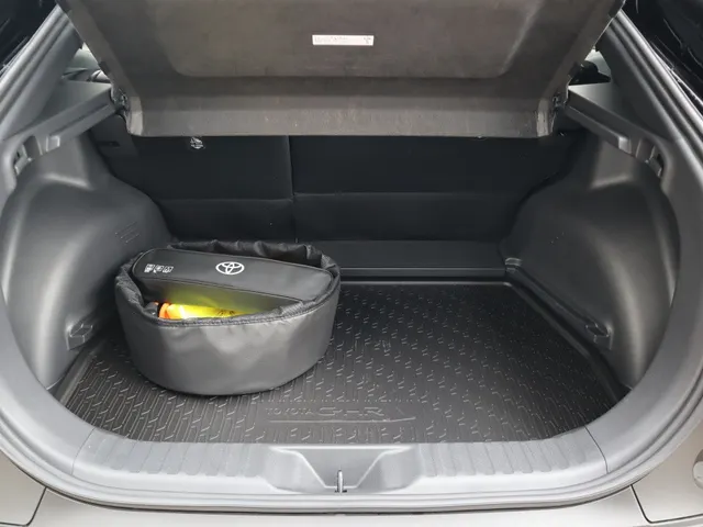Toyota C-HR+ First Edition 77 kWh | Stuur/Stoel Verwarming | 20 Inch