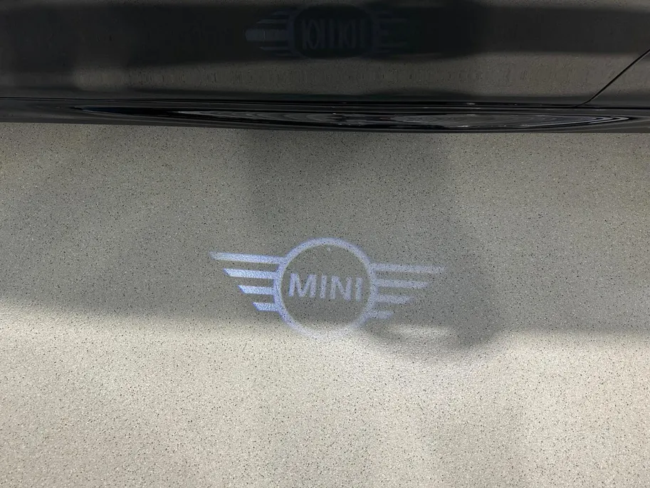 MINI 3-Deurs 1.5 Cooper | Automaat | John Cooper Works | Navigatie | Parkeersensoren | Stoelverwarming | Cruise & Climate Control | Dealer Onderhouden | 12 Maanden BOVAG Garantie