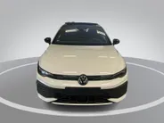 Volkswagen Golf 1.5 eHybrid 272pk DSG GTE · Panoramadak · 360 Camera · Head-Up Display · Matrix LED · Optiekpakket Zwart · Dodehoeksensor · Garantie t/m 10-11-2030 of 100.000km