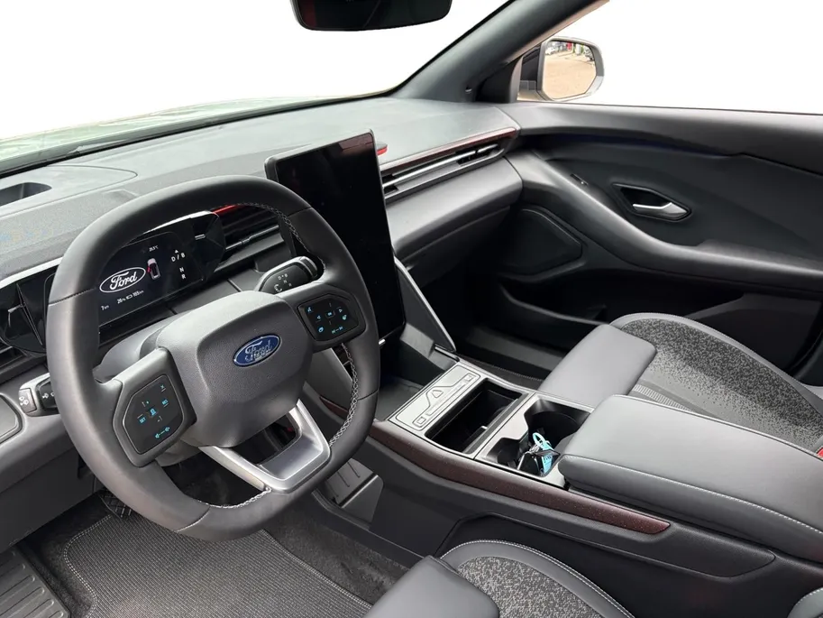 Ford Explorer Collection Extended Range RWD 79 kWh | Direct Leverbaar | €3.500.- korting | 0,99% rente | Trekhaak | B&O | Driver assistance pack |