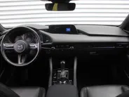 Mazda 3 2.0 e-SkyActiv-G M Hybrid 122 Luxury | Trekhaak | Stuur-/stoelverwarming | Leer | 360 Camera | Stoelgeheugen | 18' LM | HUD | LED | Cruise adapt. |