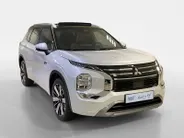 Mitsubishi Outlander 2.4 PHEV | INSTYLE + | DIRECT LEVERBAAR| ZWART DAK | PRIJS INCL €6.000,- VOORRAAD KORTING
