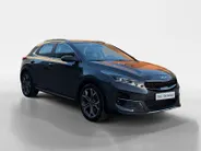 Kia XCeed 1.0 T-GDi DynamicLine | Trekhaak | Achteruitrijcamera | Parkeersensoren achter | Apple/Android Carplay | Navi | Climate Control | LMV
